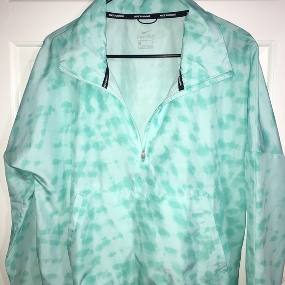 Nike Windbreaker - Picture 2 of 8